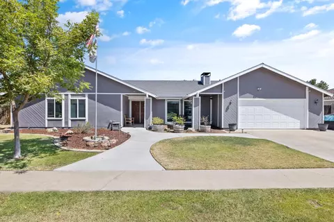 450 E Birch Ave, Hanford, CA 93230 photo 1