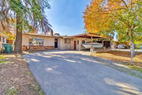 3852 E Washington Ave, Fresno, CA 93702