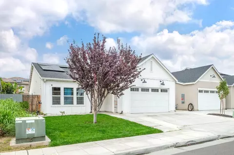 5823 E Pitt Ave, Fresno, CA 93727