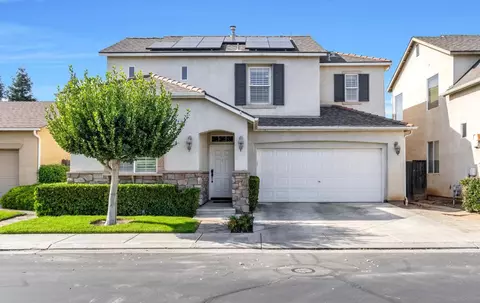 1916 N Tuscany Ln, Clovis, CA 93619