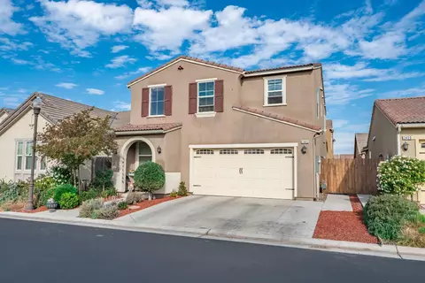Exterior - 2449 Lombard Ln, Clovis, CA 93619 photo 2 of 7