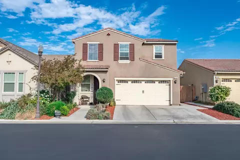 2449 Lombard Ln, Clovis, CA 93619