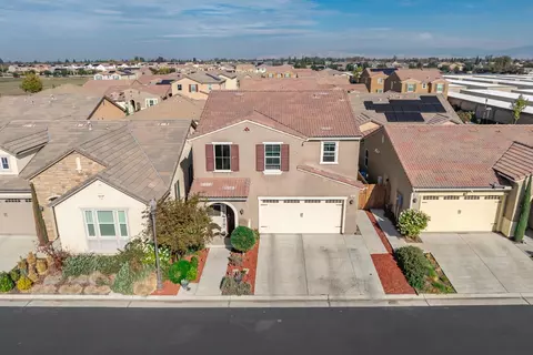 View/Area - 2449 Lombard Ln, Clovis, CA 93619 photo 1 of 9