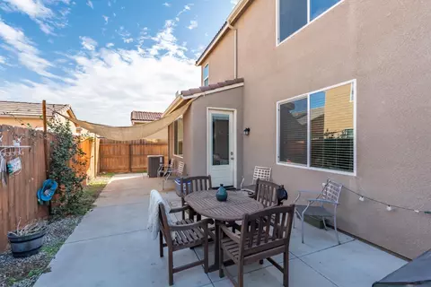 Exterior - 2449 Lombard Ln, Clovis, CA 93619 photo 6 of 7
