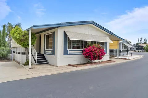 1001 Sylmar Ave #SPC 2, Clovis, CA 93612