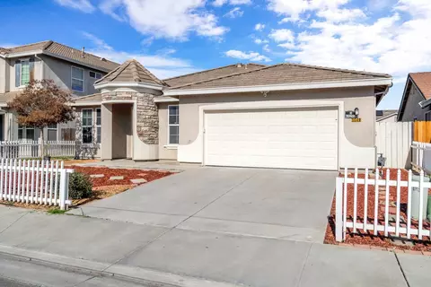 1049 Stanford Ave, Madera, CA 93637 photo 2
