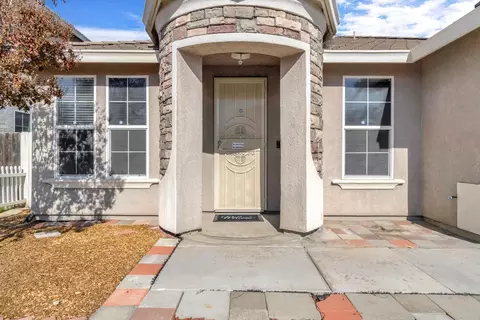 1049 Stanford Ave, Madera, CA 93637 photo 3
