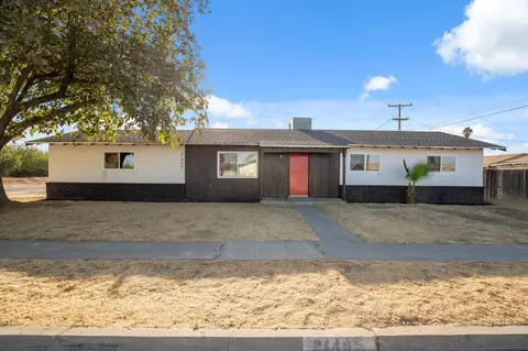 21465 S Wyatt Ave, Riverdale, CA 93656