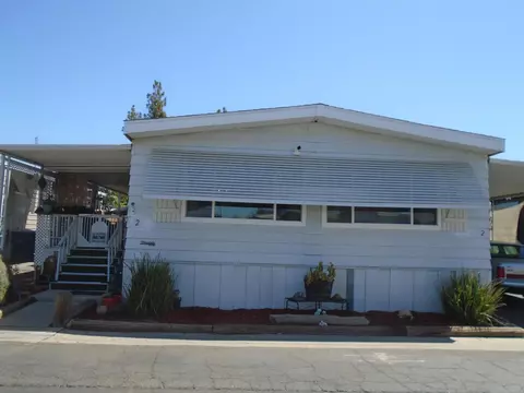 852 E Grangeville Blvd #2, Hanford, CA 93230