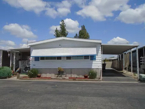 852 E Grangeville Blvd #2, Hanford, CA 93230