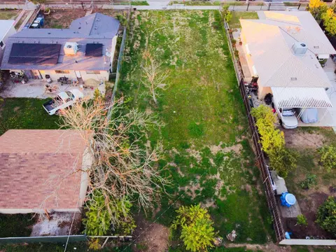 3924 E Grant Ave, Fresno, CA 93702