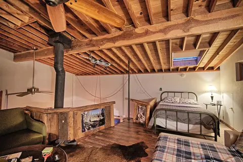 Bedroom - 48585 Todd Eymann, Miramonte, CA 93641 photo 2 of 3