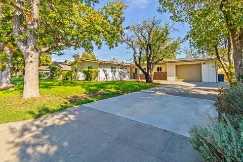 5722 N 5th St, Fresno, CA 93710