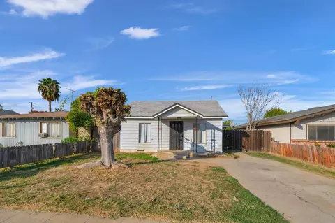 1651 5th St, Clovis, CA 93611