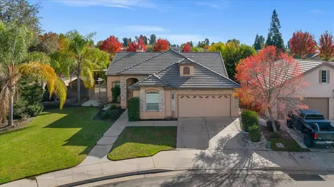 1257 E Sarazen Ave, Fresno, CA 93730