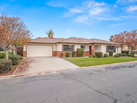 7607 N Gearhart Ave, Fresno, CA 93720