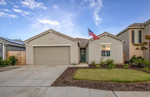 2121 Descanso Ave, Clovis, CA 93619