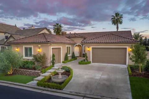 11698 N Links Dr, Fresno, CA 93730