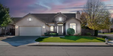 2773 E Deyoung Dr, Fresno, CA 93720