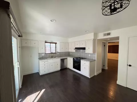 Kitchen - 3725 E Hampton Way, Fresno, CA 93726 photo 1 of 2