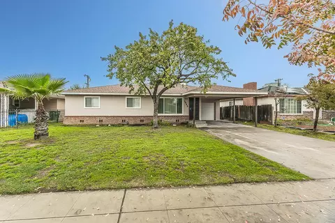 3945 E Cortland Ave, Fresno, CA 93726