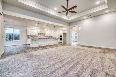 2115 Sophia Ln, Kingsburg, CA 93631