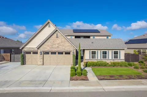 2468 E Kynzlee Ave, Fresno, CA 93730