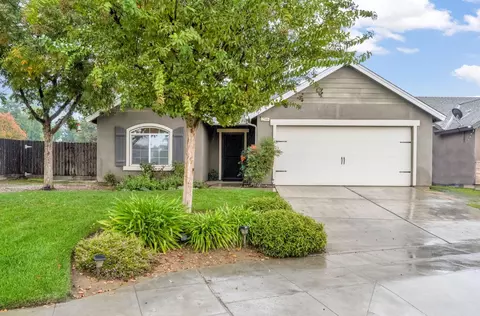 2566 N Antioch Ave, Fresno, CA 93722