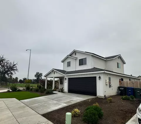 788 Apple St, Dinuba, CA 93618 photo 2