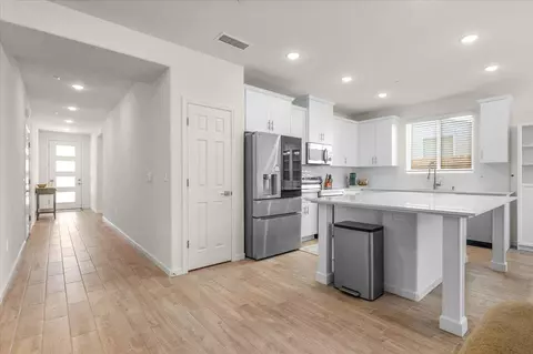 Entry Way - 1183 Encore Way W, Madera, CA 93636 photo 2 of 2