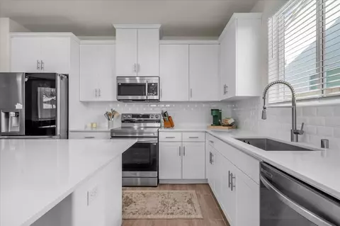 Kitchen - 1183 Encore Way W, Madera, CA 93636 photo 2 of 6