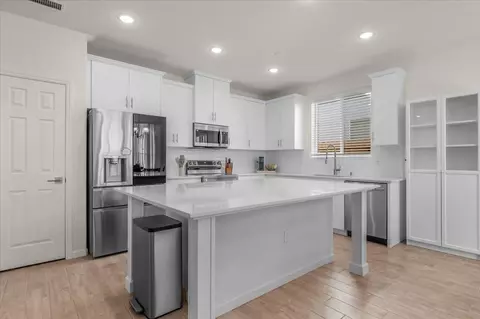 Kitchen - 1183 Encore Way W, Madera, CA 93636 photo 1 of 6
