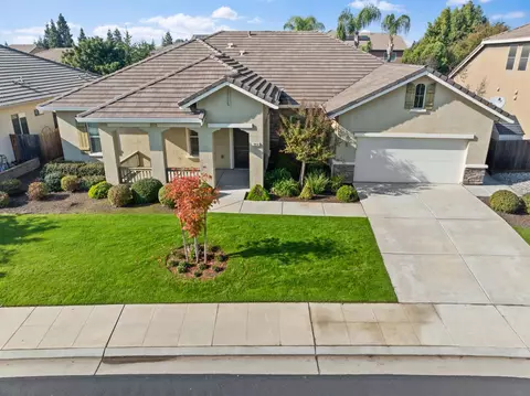 2914 Blackwood Ave, Clovis, CA 93619