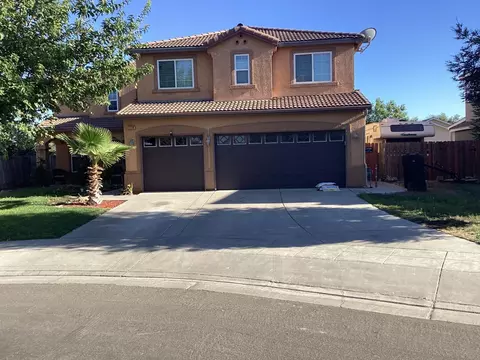 5588 E Pitt Ave, Fresno, CA 93727