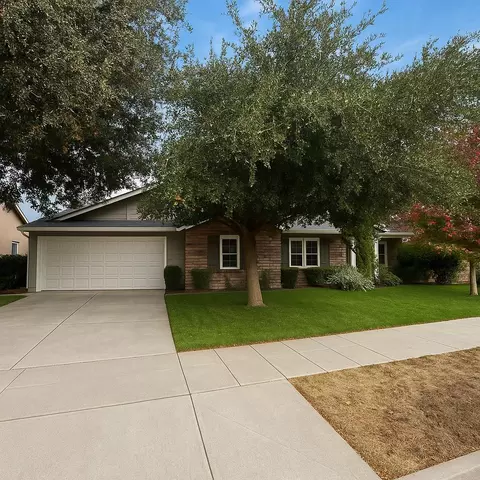 346 E Carpenter Ave, Reedley, CA 93654