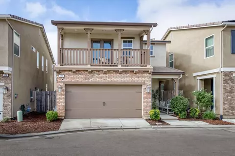 116 Aria Ave S, Madera, CA 93636