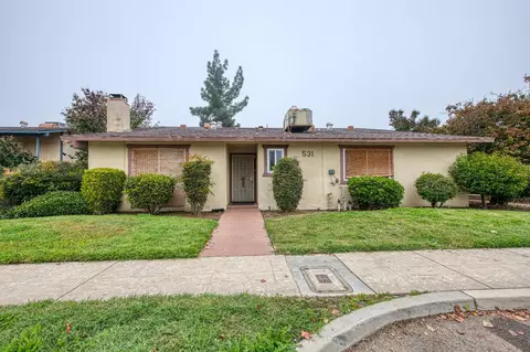 531 W Ashlan Ave, Clovis, CA 93612