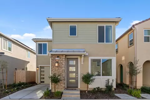 1116 Elevations Way W, Madera, CA 93636