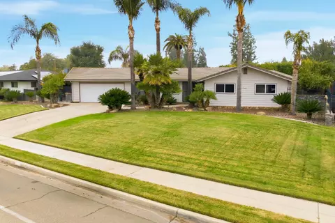 1720 W Barstow Ave, Fresno, CA 93711