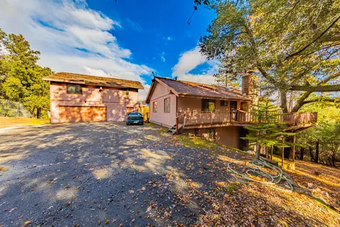 39423 Summit Dr, Oakhurst, CA 93644