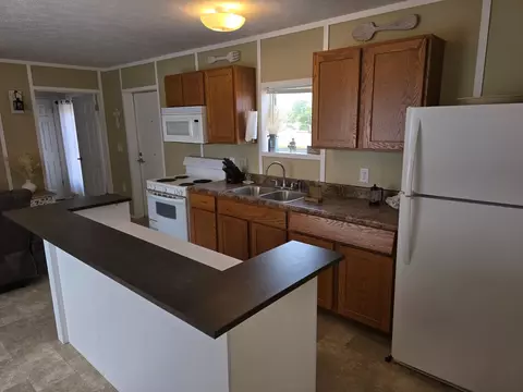 Kitchen - 37143 Avenue 16, Madera, CA 93636 photo 12 of 12