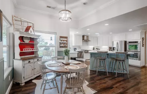 Dining - 37143 Avenue 16, Madera, CA 93636 photo 1 of 2