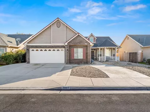 2887 E Christopher Dr, Fresno, CA 93720