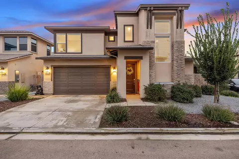 3433 W Milan Ave, Visalia, CA 93277