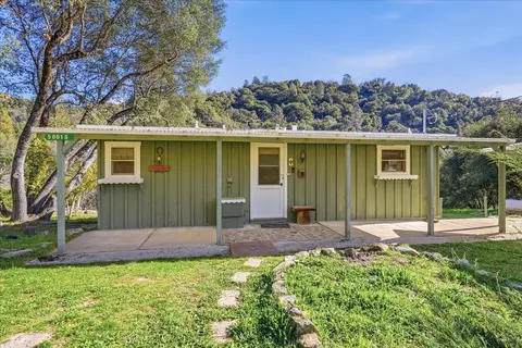 50015 Lilac Ln, Oakhurst, CA 93644