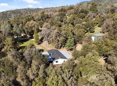40089 John West Rd, Oakhurst, CA 93644