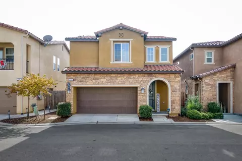 850 Winchell Way W, Madera, CA 93636