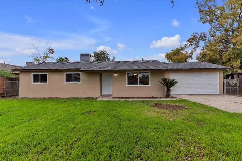 740 10th St, Orange Cove, CA 93646