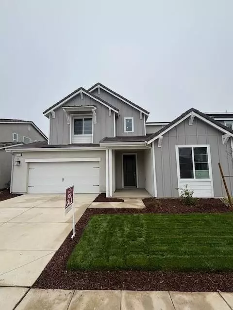 1276 Catherdral Ct S, Madera, CA 93636