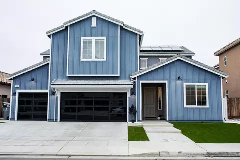 3045 Keats Ave, Clovis, CA 93619